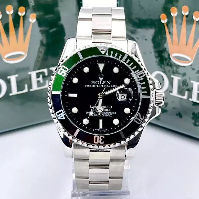 Relógio Rolex Submariner verde misto preto linha Gold a prova dagua