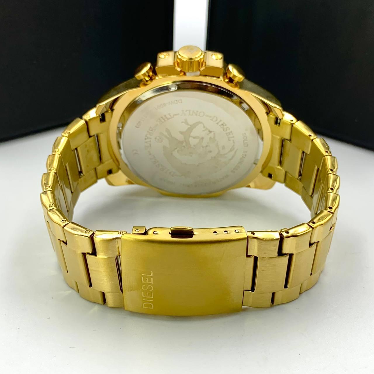 Relógio 10Bar Dourado/Preto 100% Funcional a prova dagua com caixa